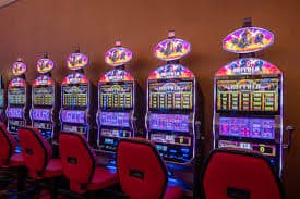 Filipino player spinning classic reel slots on nustar pagcor mobile browser